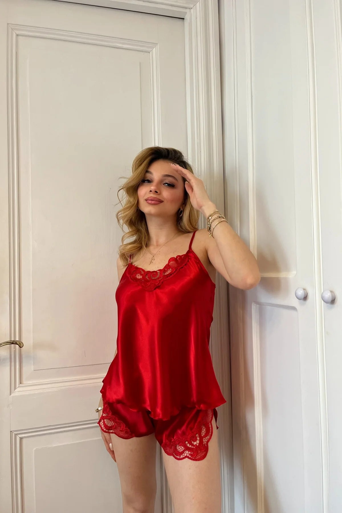 Hearth Love 6 Parça Kırmızı Kalp Detaylı Bodysuit Set – Özel Kutulu ve Hediye Paketli Zarif Tasarım